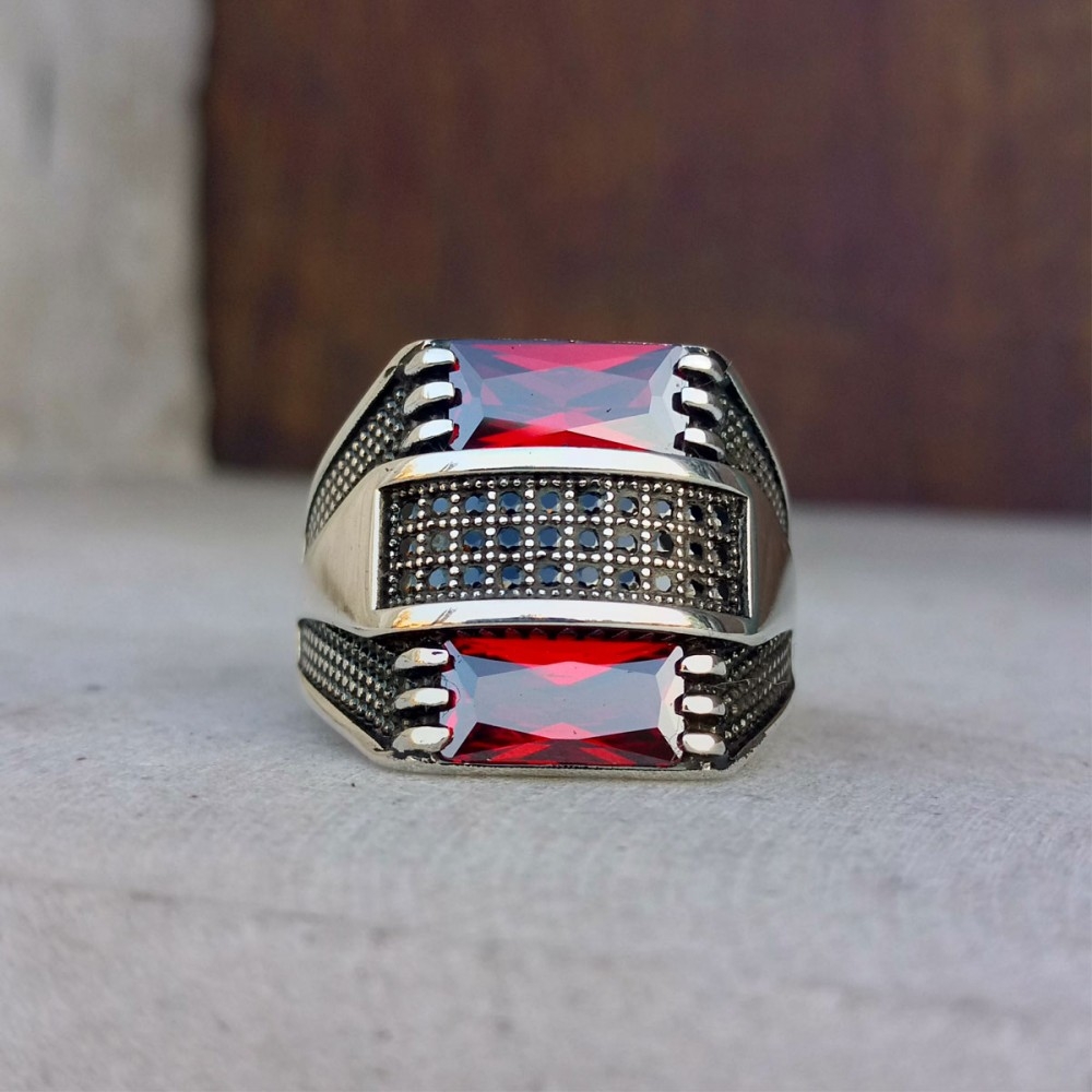 Kırmızı Baget Taşlı Erkek Gümüş Yüzük MY1011027