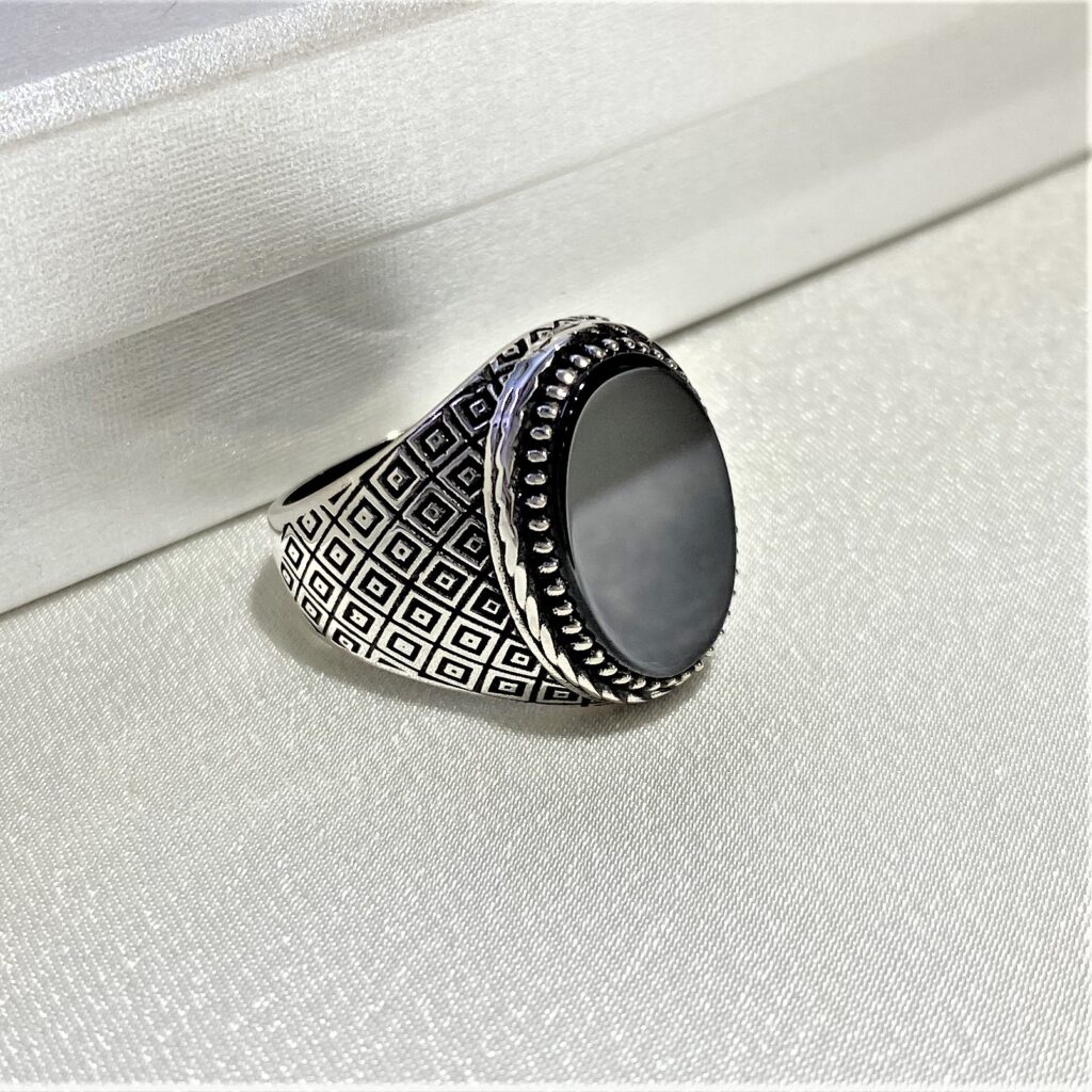 Oniks Taşlı Kare Motifli Erkek Gümüş Yüzük MY102465