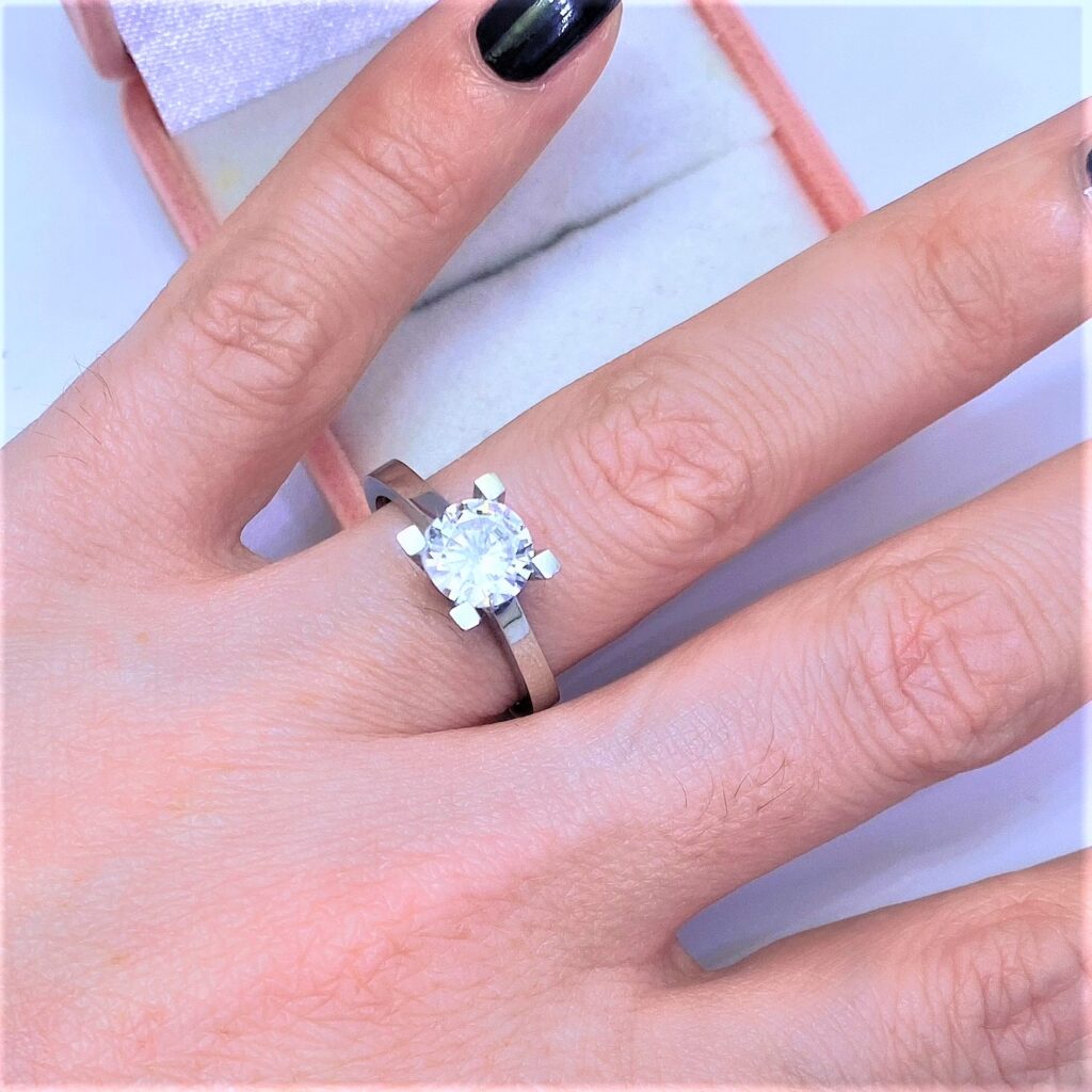 Pırlanta Montür Tektaş Gümüş Yüzük MY102566